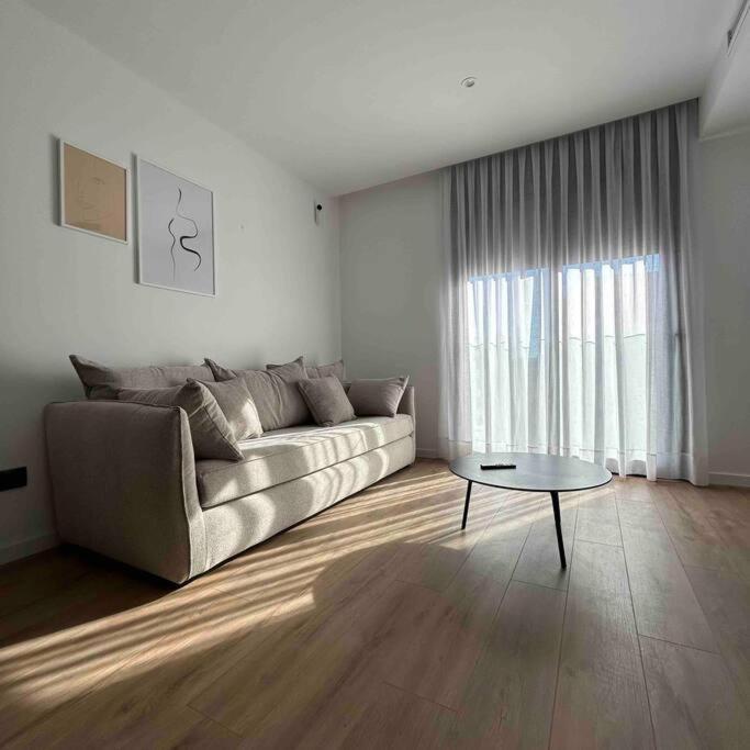 Estrenalo A Minutos De Bcn Appartement Sant Feliu de Llobregat Buitenkant foto
